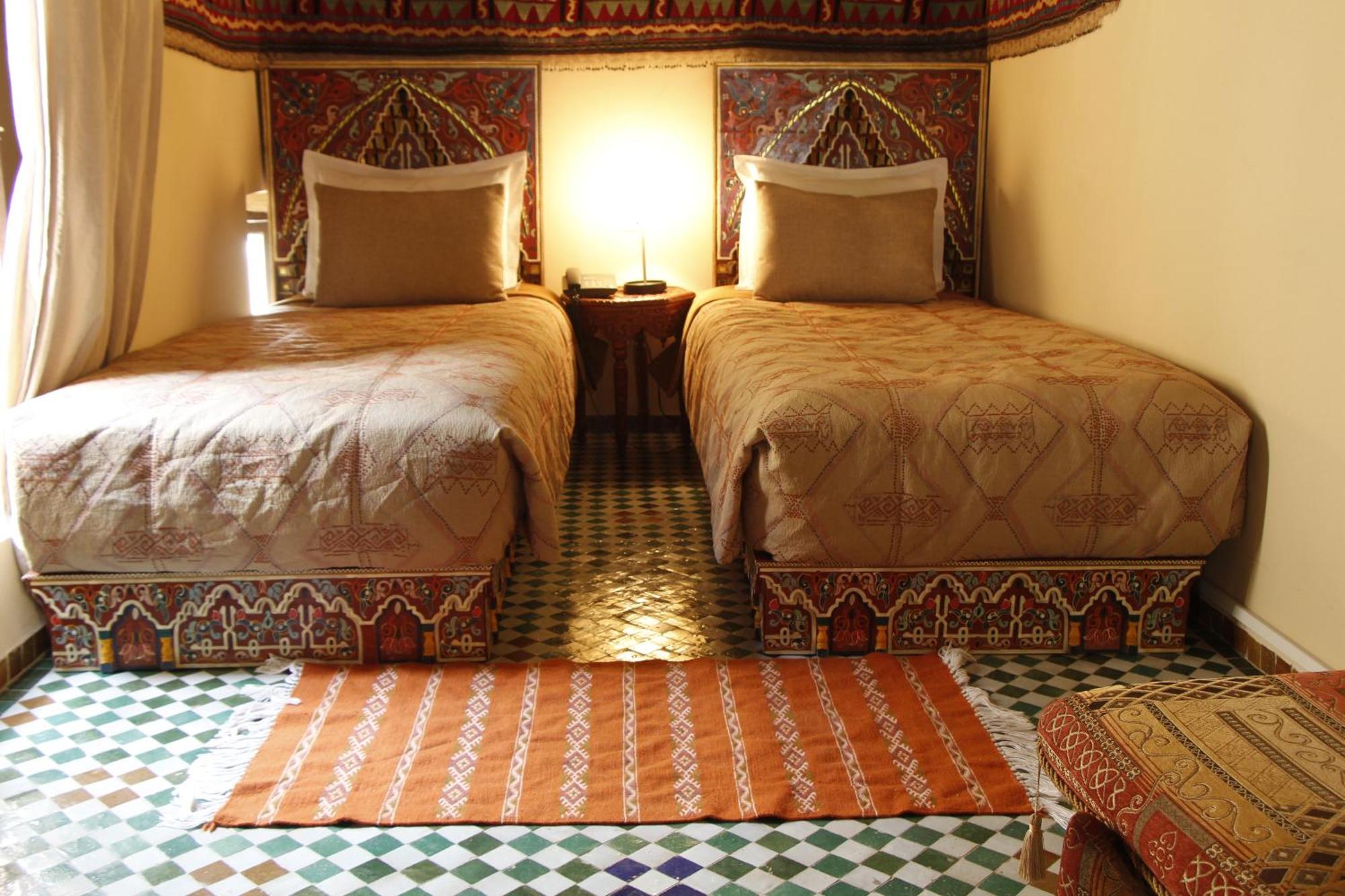 Riad Les Remparts De Fez Habitación foto